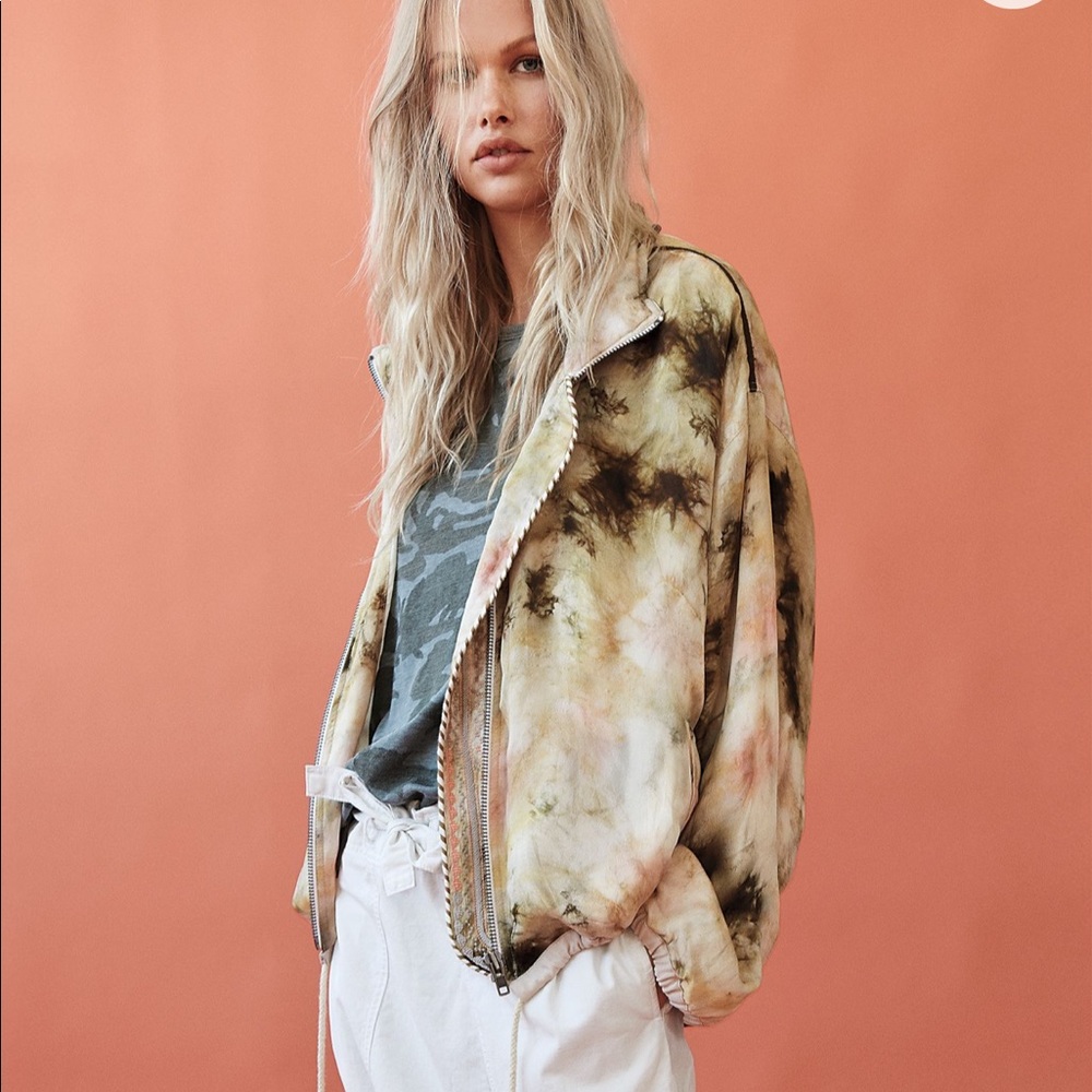 Free people tie dye windbreaker size m SOLD OUT